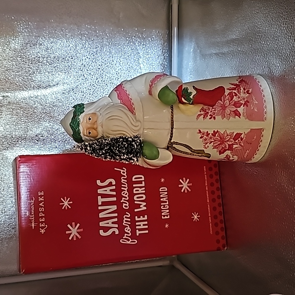 Hallmark Santas from Around the World- England